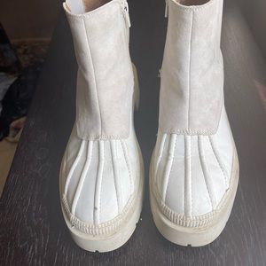 Target Boots - Size 7 - Needs to be cleaned but in good Used condition.